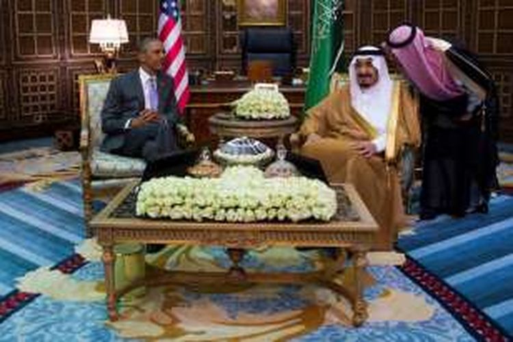 Presiden AS Barack Obama melakukan pembicaraan dengan Raja Arab Saudi Salman bin Abdulaziz di Riyadh, Rabu (20/4/2016).