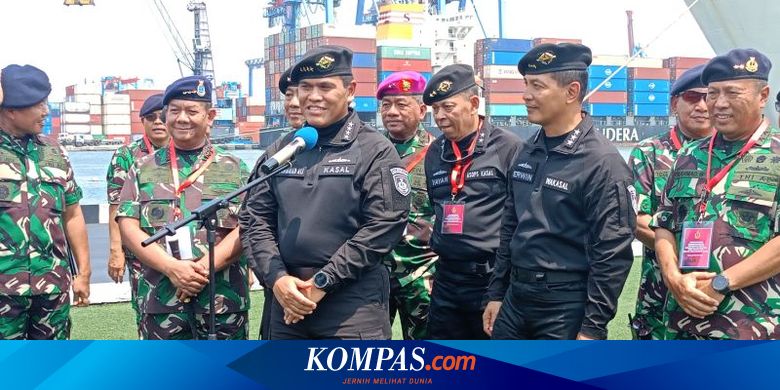 Jokowi Terima Brevet Kehormatan Hiu Kencana, KSAL: Beliau Banyak Membantu TNI