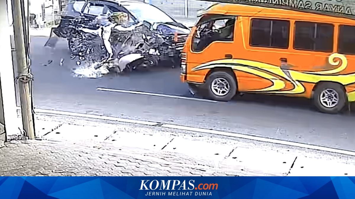 Kecelakaan Beruntun 4 Kendaraan di Bangkalan, Pengendara Motor Tewas