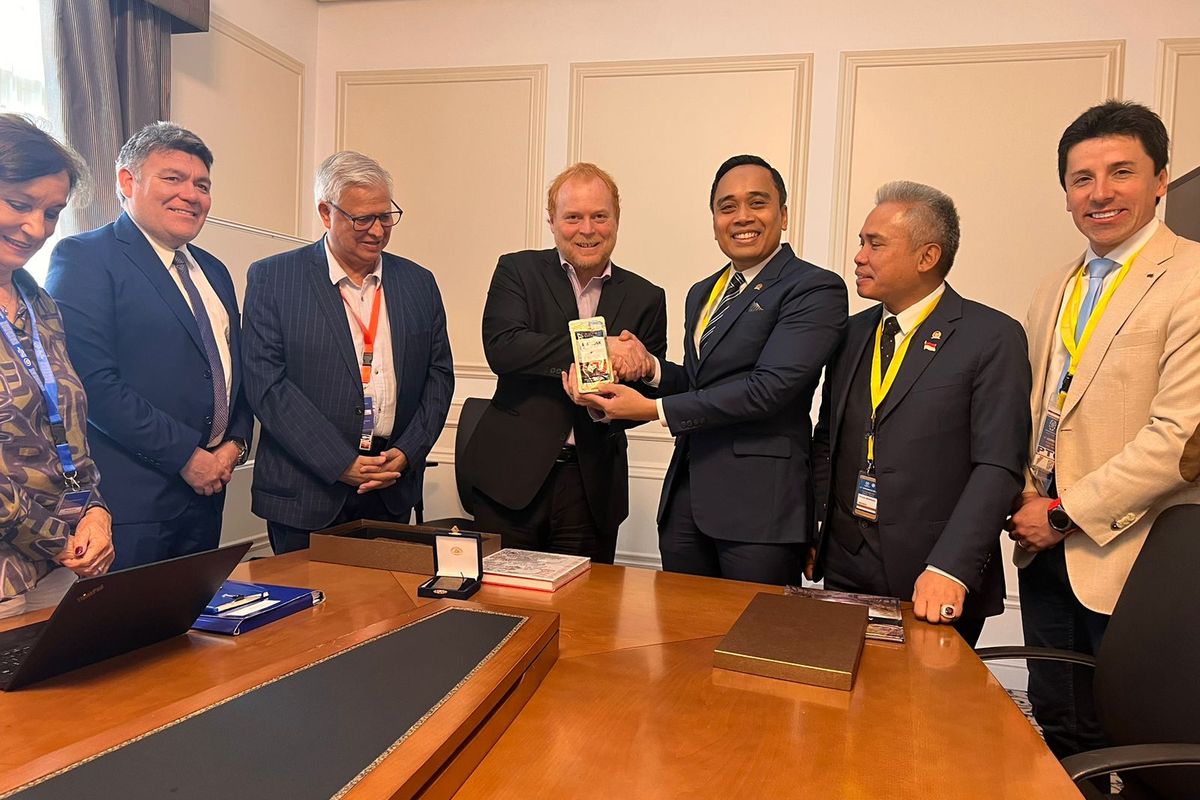 Wakil Ketua Badan Kerja Sama Antar Parlemen (BKSAP) Dewan Perwakilan Rakyat (DPR) Republik Indonesia (RI) Putu Supadma Rudana saat menghadiri pertemuan bilateral dengan Parlemen Chile, Rabu (25/10/2023).
