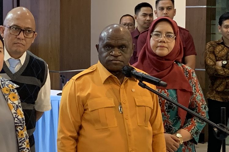 Natalius Pigai Ungkap Prabowo Akan Evaluasi Kepolisian, Bukan Personal