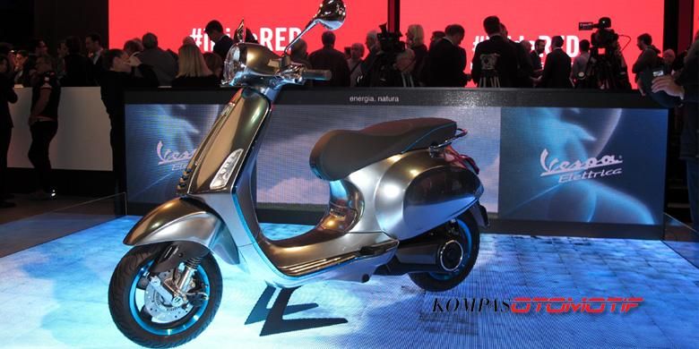 Vespa Elettrica mejeng perdana di EICMA, Milan.