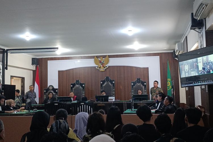 Sidang Pledoi Kasus Pembunuhan Mahasiswi Unram, Pengacara Minta Terdakwa Dibebaskan