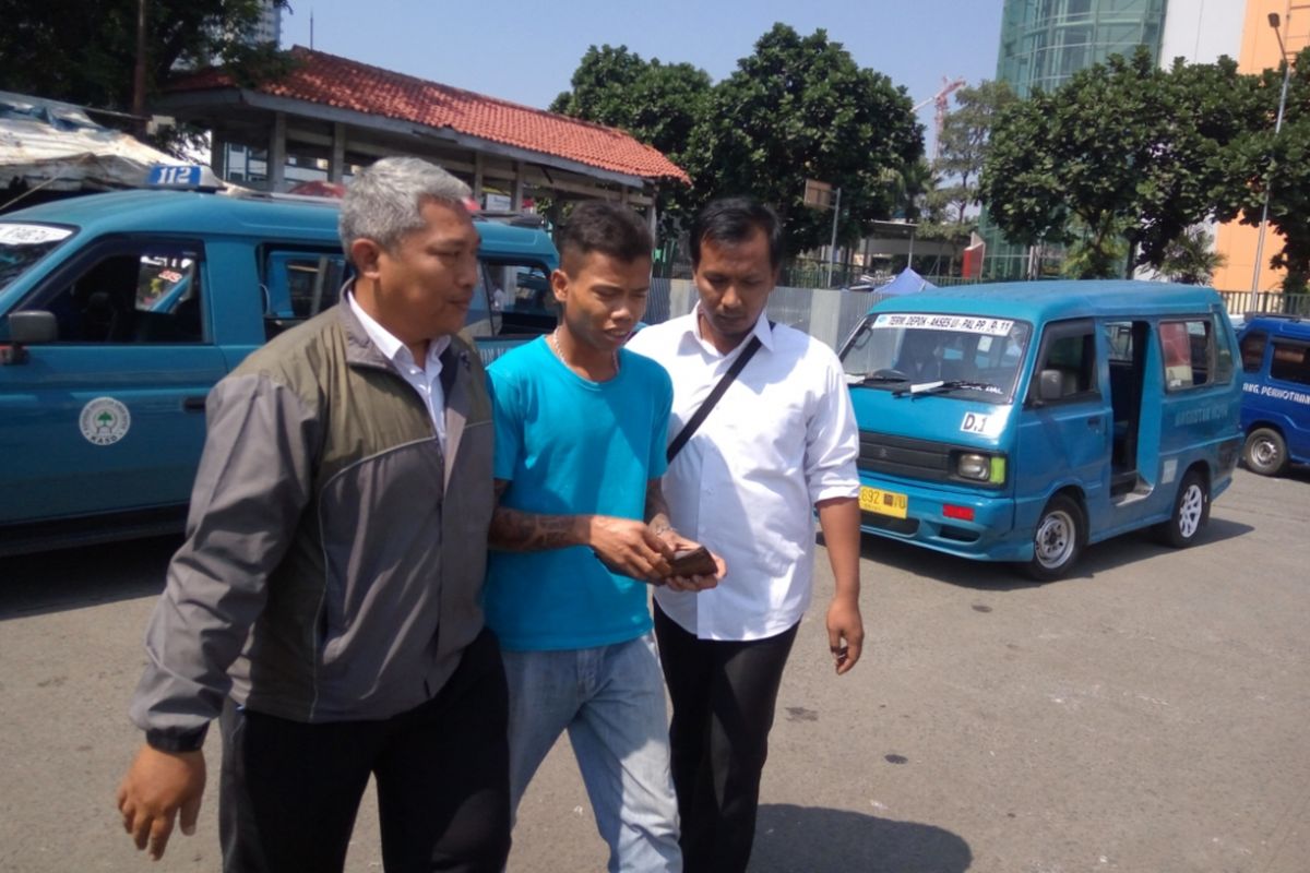 Razia preman yang digelar Polresta Depok di Terminal Depok di Jalan Margonda, Rabu (26/7/2017) siang. Razia digelar dalam rangka Operasi Pekat Jaya.