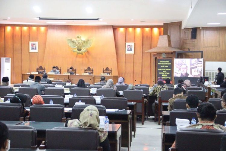 Rapat Paripurna DPRD Kabupaten Kediri, Jawa Timur (Jatim), Selasa (15/11/2022) 