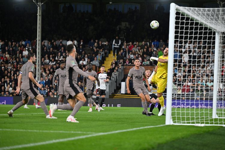 Pertandingan Fulham vs Tottenham Hotspur pada putaran kedua Carabao Cup atau Piala Liga Inggris 2023 di Stadion Craven Cottage, Rabu (30/8/2023) dini hari WIB. Tottenham kalah 3-5 lewat babak adu penalti. 