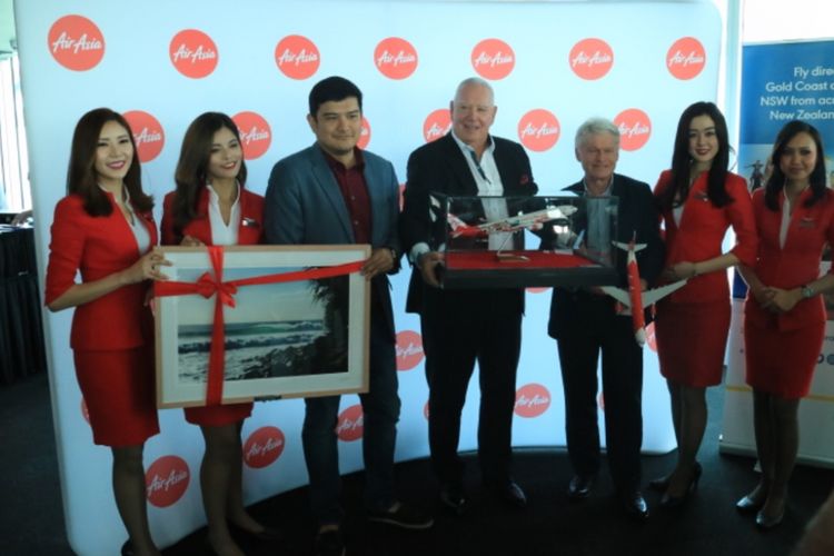 (Dari kiri ke kanan) CEO AirAsia X Malaysia Benyamin Ismail, Executive General Manager Businnes Developmen Qld Airport Paul Donovan dan Destination Gold Coast CEO Martin Winter