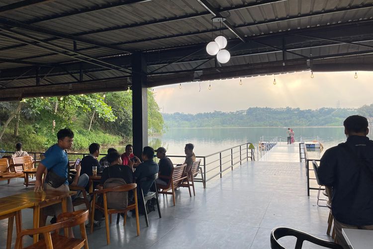 Menepi di Dermaga Kopi: Spot Wisata “Nyantai” di Tepi Waduk Jatibarang Semarang