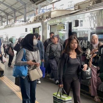 Suasana Stasiun Daop 8 Surabaya, Jumat (22/5/2026).
