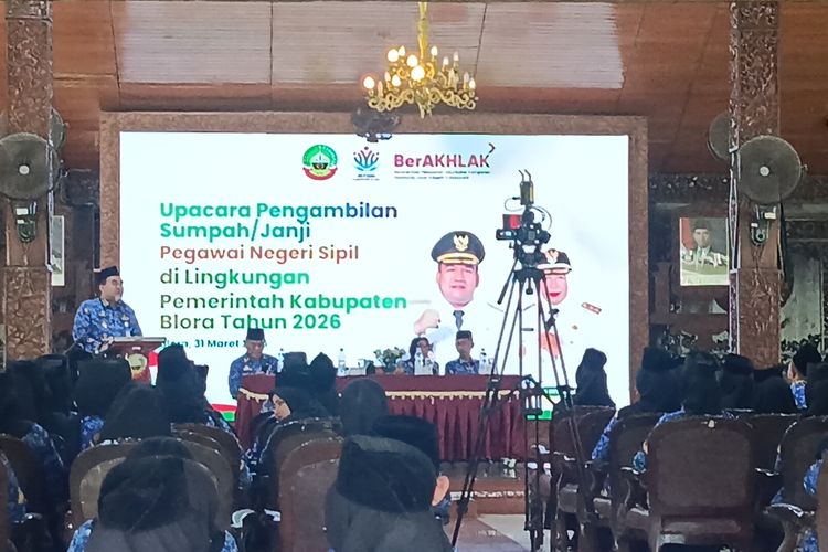 Bupati Blora Lantik 220 PNS, Pastikan Tak Membebani Anggaran