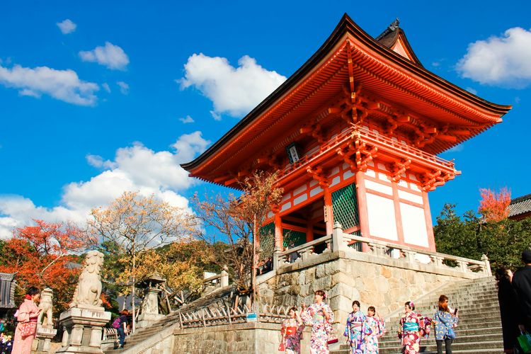 Ilustrasi Kuil Kiyomizu-dera di Kyoto, Jepang.