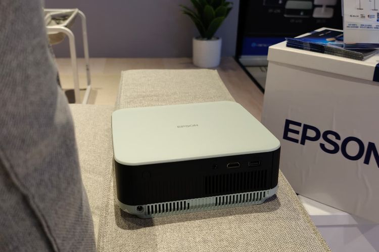 Epson Lifestudio Pop EF-61G dalam acara peresmian Epson Lifestudio di Ciputra Artrpreneur, Kuningan, Jakarta Selatan, Selasa(3/2/2026).