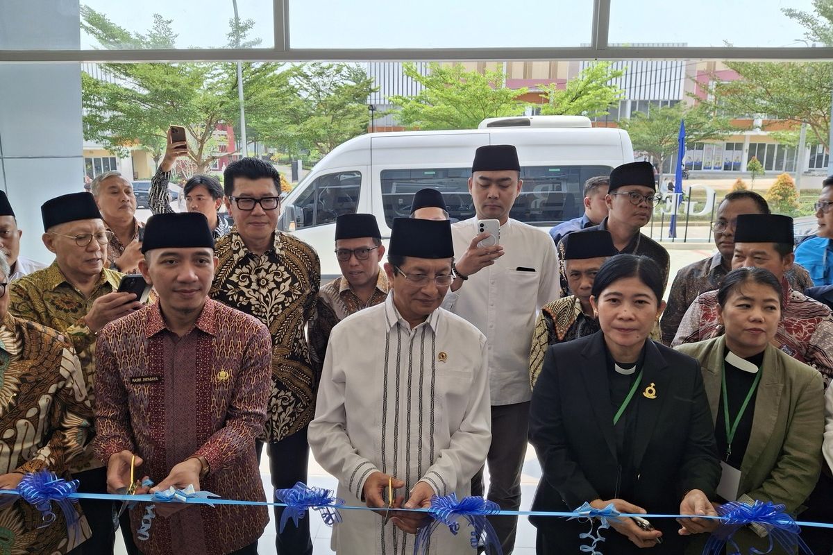 Menteri Agama RI Nasaruddin Umar saat meresmikan Gereja Bersama di Citra Maja City, Kabupaten Lebak, Banten, Kamis (25/9/2025).
