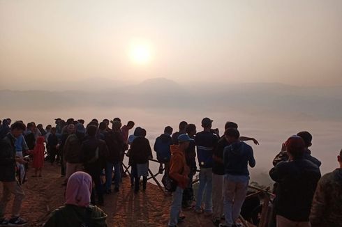 Setelah Viral, Pengunjung Negeri di Atas Awan Gunung Luhur Capai Ribuan Orang