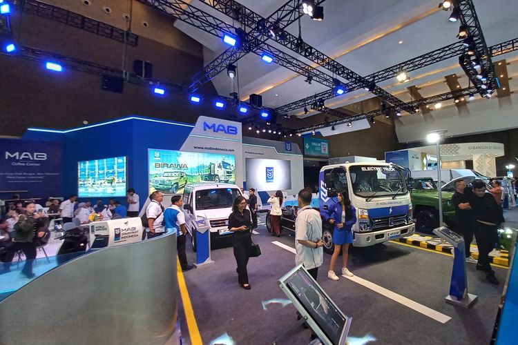 MAB Rilis Motor Listrik dan Umumkan Kerjasama Penting di PEVS 2025
