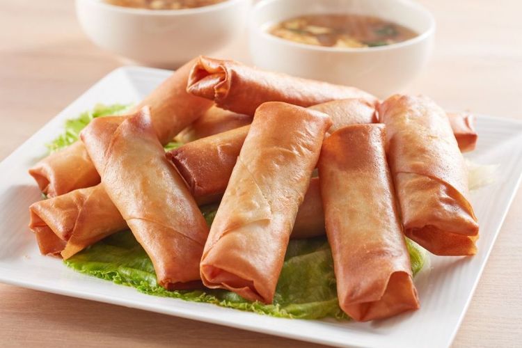 Ilustrasi kulit lumpia lentur dan tidak mudah sobek.