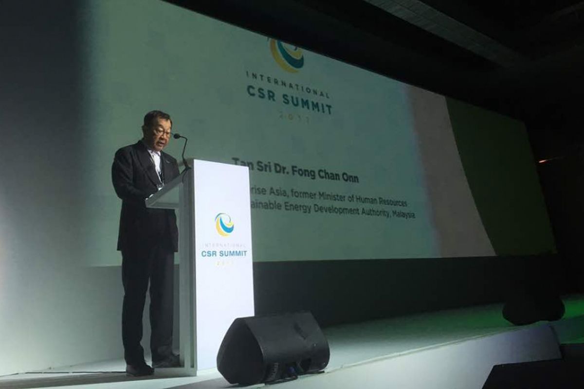 Tan Sri Fong Chan Onn, Chairman of Enterprise Asia memberi kata sambutan pada penyelenggaraan International CSR Summit 2017 di Bangkok, Jumat (2/6/2017).