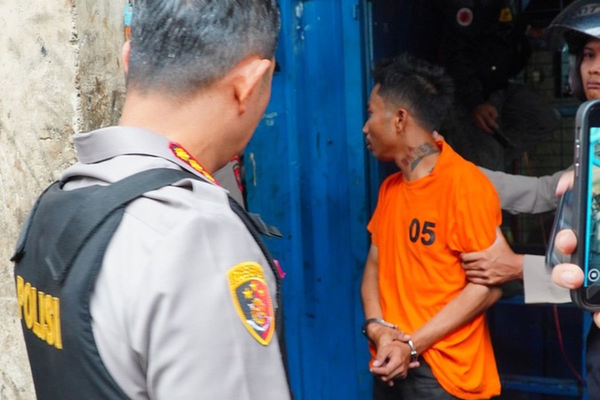 Kapolresta Bandung Kombes Pol Aldi Subartono memimpin langsung penggeledahan sekertariat Brigez di empat lokasi, yakni Cimaung, Soreang, Katapang dan Baleendah, Kabupaten Bandung, Jawa Barat, penggeledahan itu dilkukan dalam upaya menangkap pelaku penganiayaan hingga menyebabkan RS (24) meninggal dunia pada Minggu petang