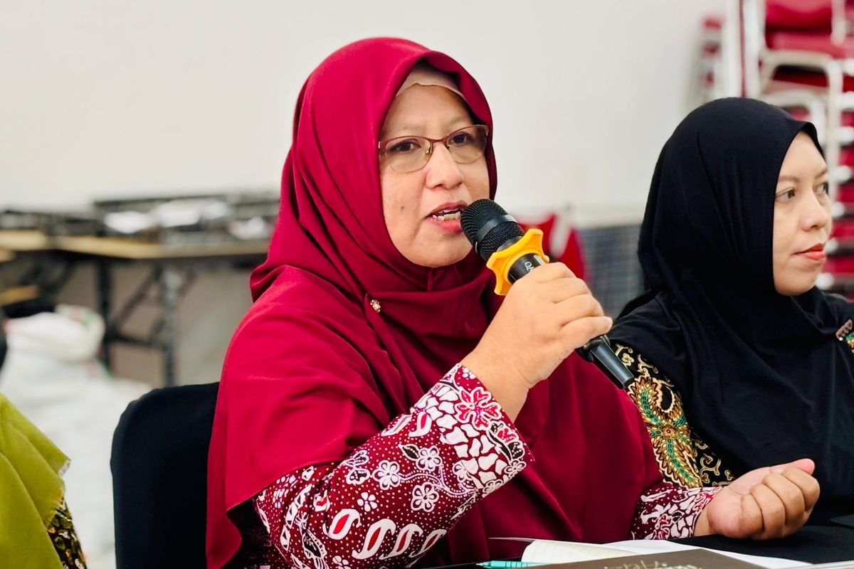 Administrator Database Kependudukan Ahli Muda Dispendukcapil Lumajang, Nurul Alfiyah.