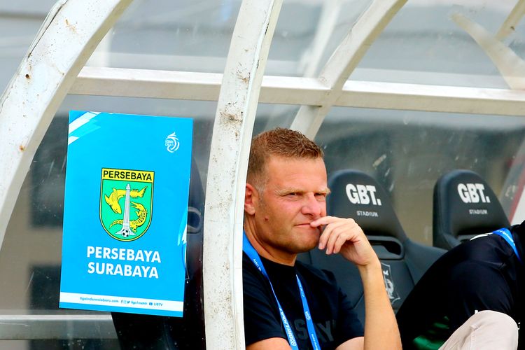 Pelatih Persebaya Surabaya di Liga 1 2023-2024, Josep Gombau.