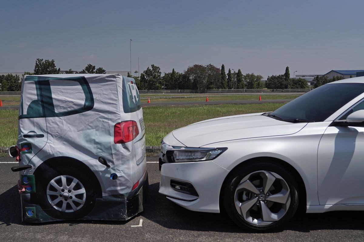 Fitur pengereman otomatis pada Honda Accord terbaru