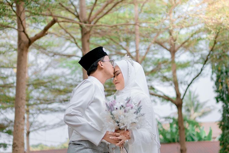 Ilustrasi menikah, pernikahan, pengantin. 