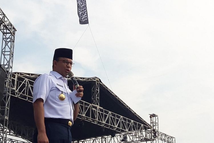 Gubernur DKI Jakarta Anies Baswedan menghadiri acara Reuni 212 di kawasan Monas, Jakarta Pusat, Minggu (2/12/2018).