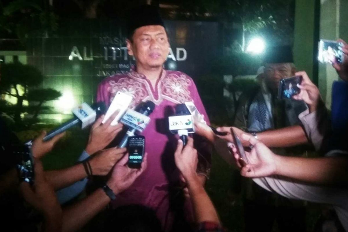 Kuasa hukum pimpinan Front Pembela Islam (FPI) Rizieq Shihab, Kapitra Ampera di Masjid Ittihad, Tebet, Jakarta Selatan, Senin (29/5/2017).