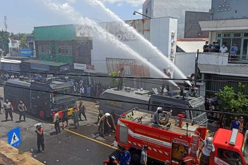 Sebuah Ruko Onderdil di Sumbawa Terbakar, Diduga akibat Kebocoran Tabung Gas