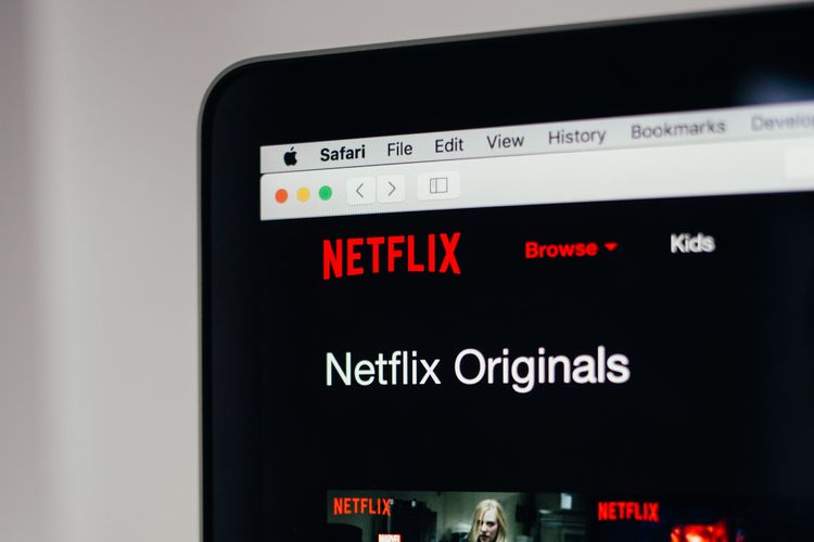 Cara mengubah bahasa tampilan, audio, dan subtitle di Netflix.