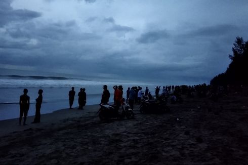 Liburan ke Pantai, Kakak Hilang Ditelan Ombak Saat Selamatkan Adik