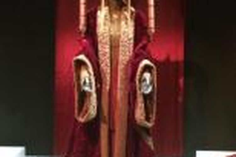 Kostum orisinal Padme Amidala dipajang dalam pameran 'Star Wars and the Power of Costume Exhibition' yang diselenggarakan di Discovery Times Square Museum, New York, AS, mulai 14 November 2015.