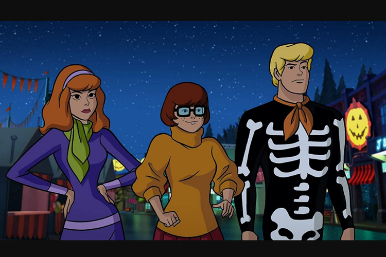 Grey Griffin, Frank Welker, dan Kate Micucci dalam film animasi Happy Halloween, Scooby-Doo! (2020).