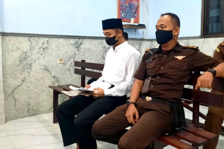 Sidang kasus aborsi dengan terdakwa mantan anggota Polres Pasuruan, Jawa Timur, Randy Bagus Hari Sasongko, digelar di Pengadilan Negeri Mojokerto, Jawa Timur, Selasa (19/4/2022).