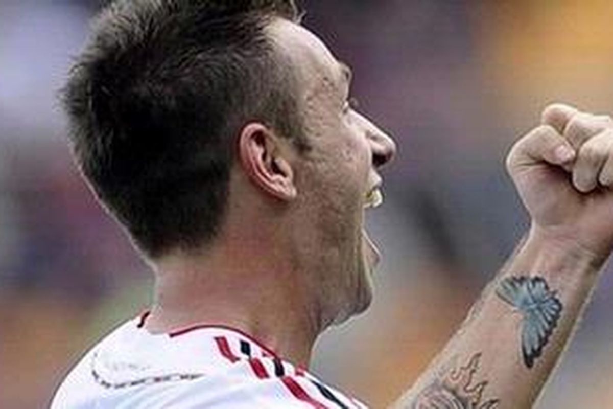 Penyerang AC Milan, Antonio Cassano. 