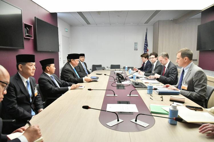 Menteri Koordinator Bidang Perekonomian (Menko Perekonomian) Airlangga Hartarto dalam pertemuan strategis dengan United States Trade Representative (USTR), Jamieson Greer, di sela-sela hari pertama Pertemuan Tingkat Menteri (PTM) Dewan OECD di Paris, Prancis, Selasa (3/6/2025).