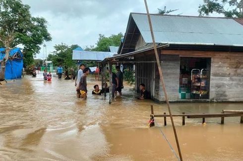 Walau Dikepung Banjir, Warga di Banjar Kalsel Enggan Mengungsi dan Pilih Bertahan di Rumah Jaga Harta Benda