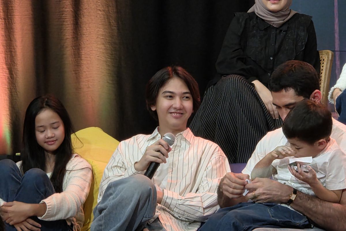 Pengalaman Unik Reza Rahadian dan Ari Irham Beradu Akting dengan Aktor Down Syndrome