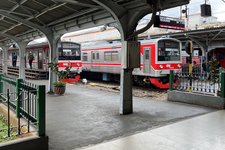 Penyebab Gangguan KRL Pagi Ini: Kereta Bogor-Jakarta Anjlok di Stasiun Jakarta Kota