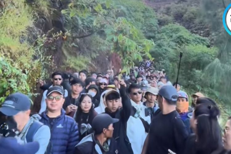 Viral Video Pendaki Gunung Ijen Membeludak seperti di Pasar, BKSDA: Karena Libur Panjang