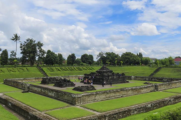 Bangunan Candi Sambisari yang berada di bawah permukaan tanah.