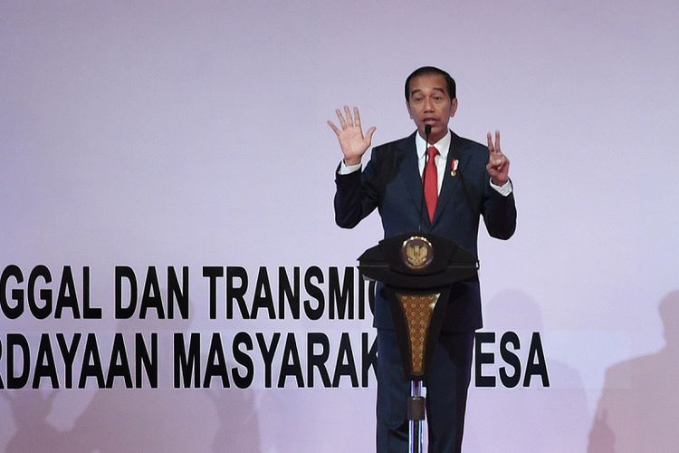 Presiden Joko Widodo menyampaikan arahan saat Pembukaan Rapat Koordinasi Nasional Pembinaan Penyelenggaraan Pemerintahan Desa, Pusat dan Daerah Tahun 2018 di Jakarta, Senin (14/5). Presiden mengingatkan agar dana desa yang telah dikucurkan dari 2015-2018 dengan total Rp187 triliun dipergunakan sebaik-baiknya dan mendorong kesejahteraan masyarakat desa. ANTARA FOTO/Puspa Perwitasari/foc/18.