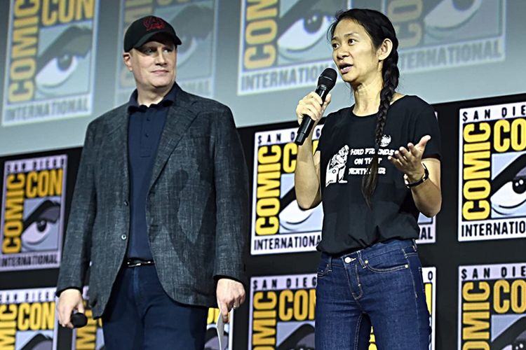 Chloe Zhoe dan Kevin Feige dalam San Diego Comic Con.