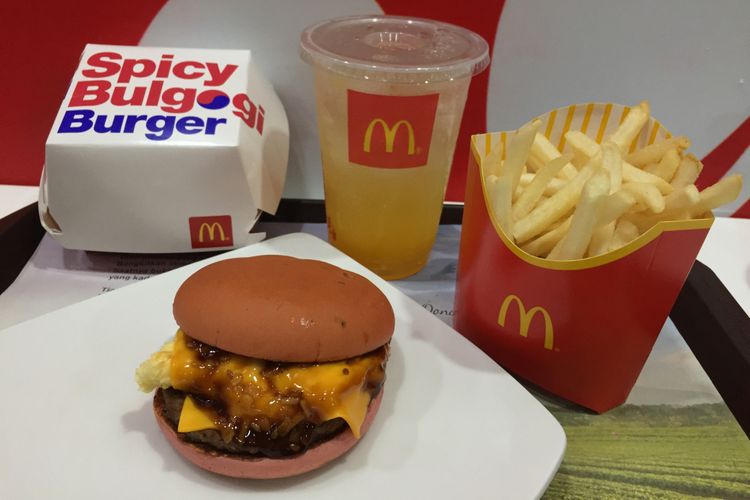 Paket Bulgogi with Egg Burger ukuran medium seharga Rp 43.500 yang tersedia hingga 24 Desember 2018.