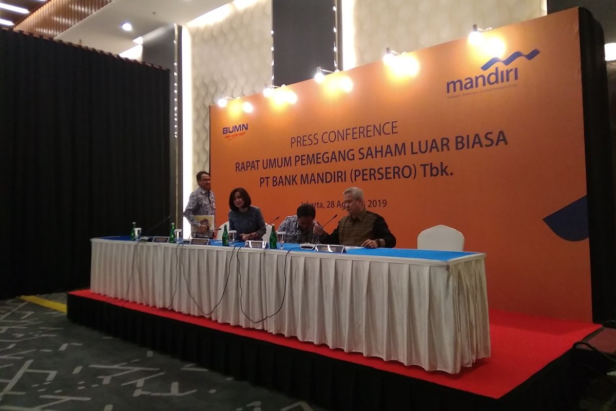 Konferensi pers RUPS LB Bank Mandiri di Menara Mandiri I Jakarta, Rabu (28/8/2019).