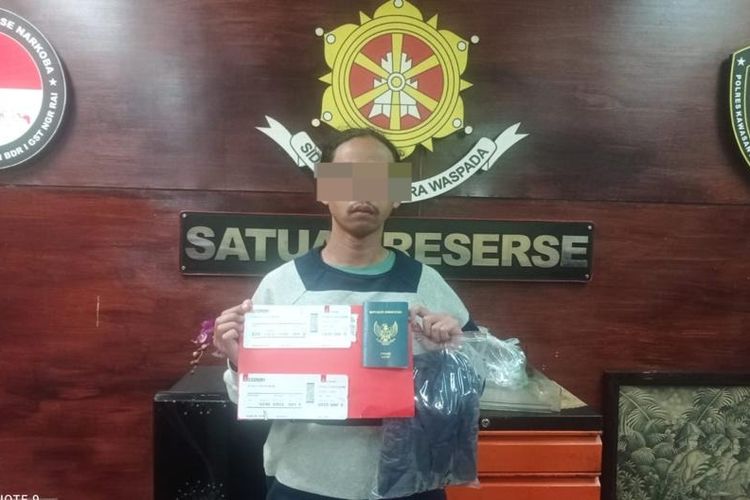 ZPE (25), seorang tukang las yang menjadi pekerja migran di Hongaria ditangkap polisi karena kedapatan membawa ganja di Bandara Internasional I Gusti Ngurah Rai, Badung, Bali. /Dok. Humas Polres Kawasan Bandara Ngurah Rai