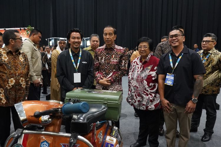 Jokowi mengapresiasi konversi motor listrik Elders Garage