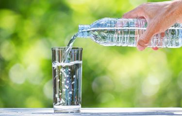 Ketahui Manfaat Air Putih dalam Meredakan ISPA Akibat Polusi Udara