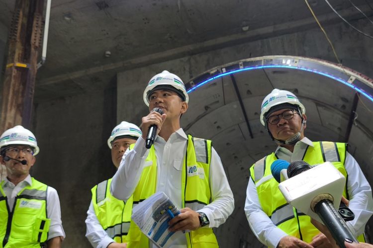 Proyek MRT Jakarta Fase 2A Sudah 59 Persen, Gibran: Akhir 2027 HI-Monas Tersambung dan Beroperasi