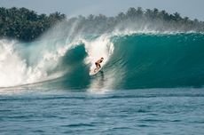 Ada Ombak Kidal di Desert Point Bangko-Bangko